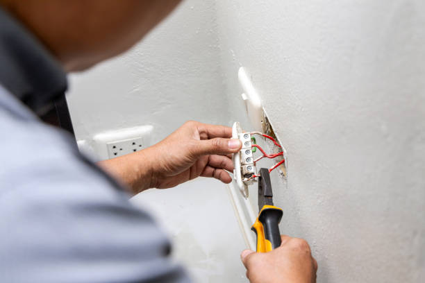 Best Licensed Electrician  in Benton City, WA